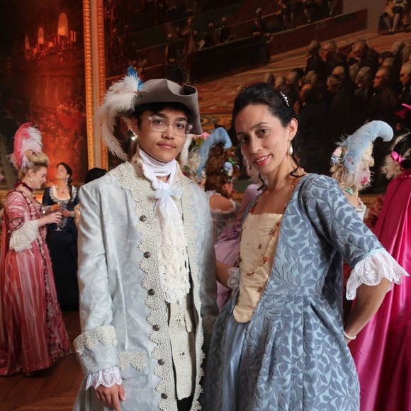 Meet your Posher, Crystal - Picture 1 of 1